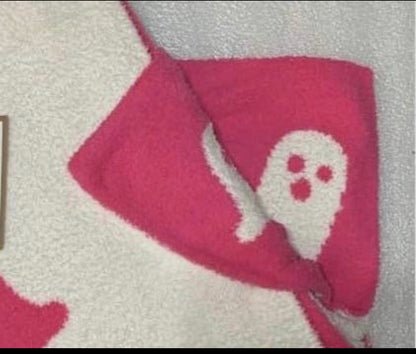 TikTok boo blanket